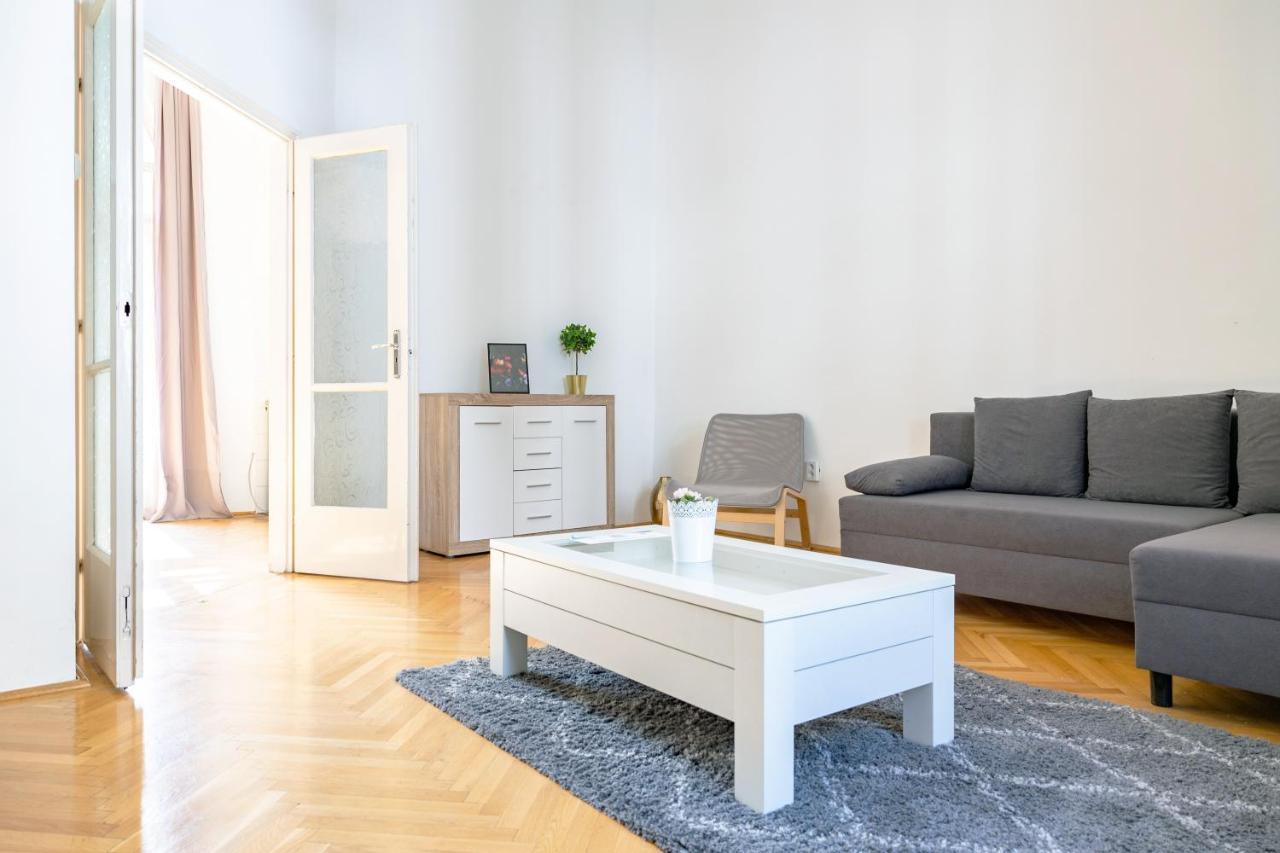 W25 Smart Apartment Budapest Eksteriør billede